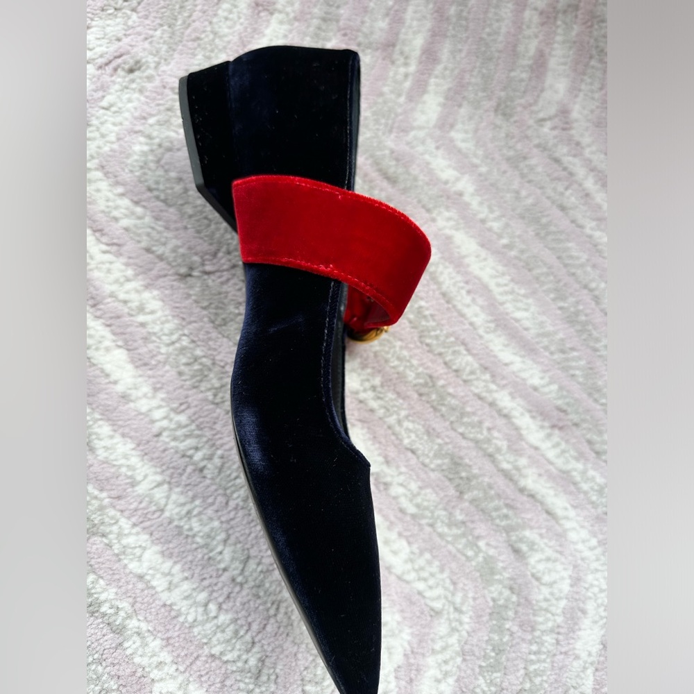 Prada dark velvet Mary Jane red strap and gold buckle size 37. Very good con - Picture 5 of 6